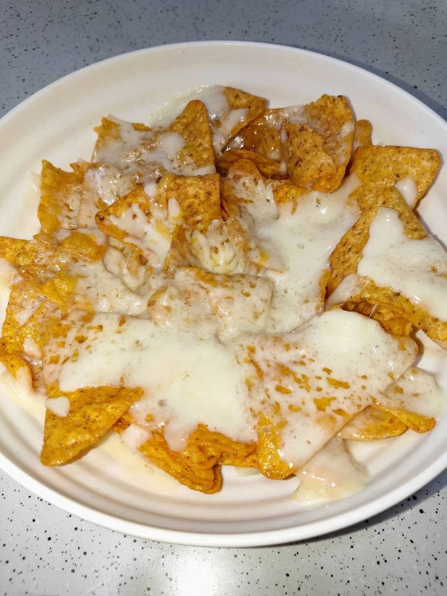 よつ葉乳業のチーズを使ったナチョス