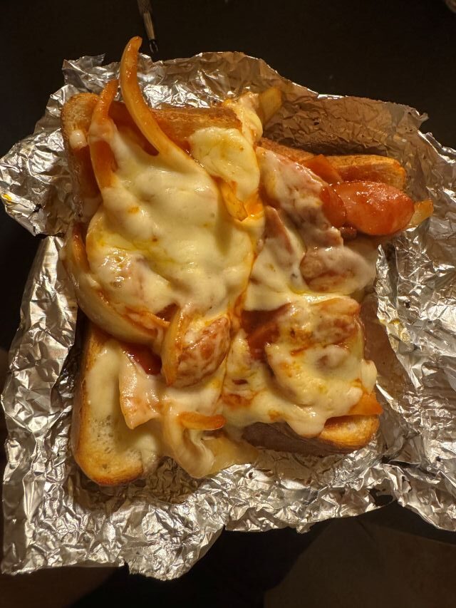 玉ねぎを沢山使ったピザトースト